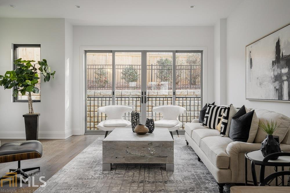23 Emerson On Krog - Residential