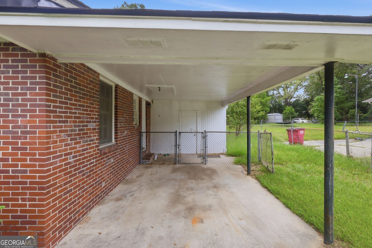 4322 Fairfax DR