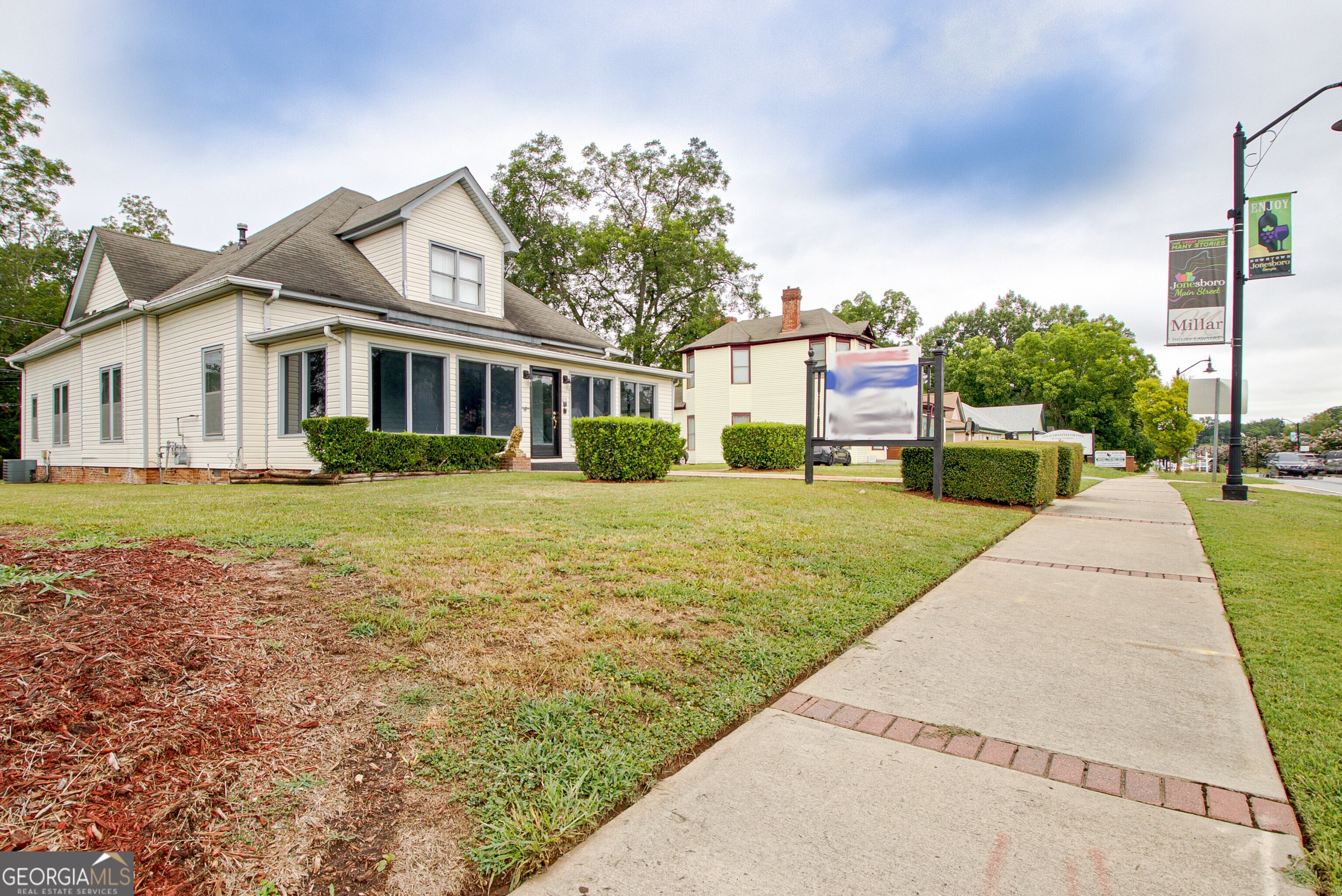 173 N Main ST