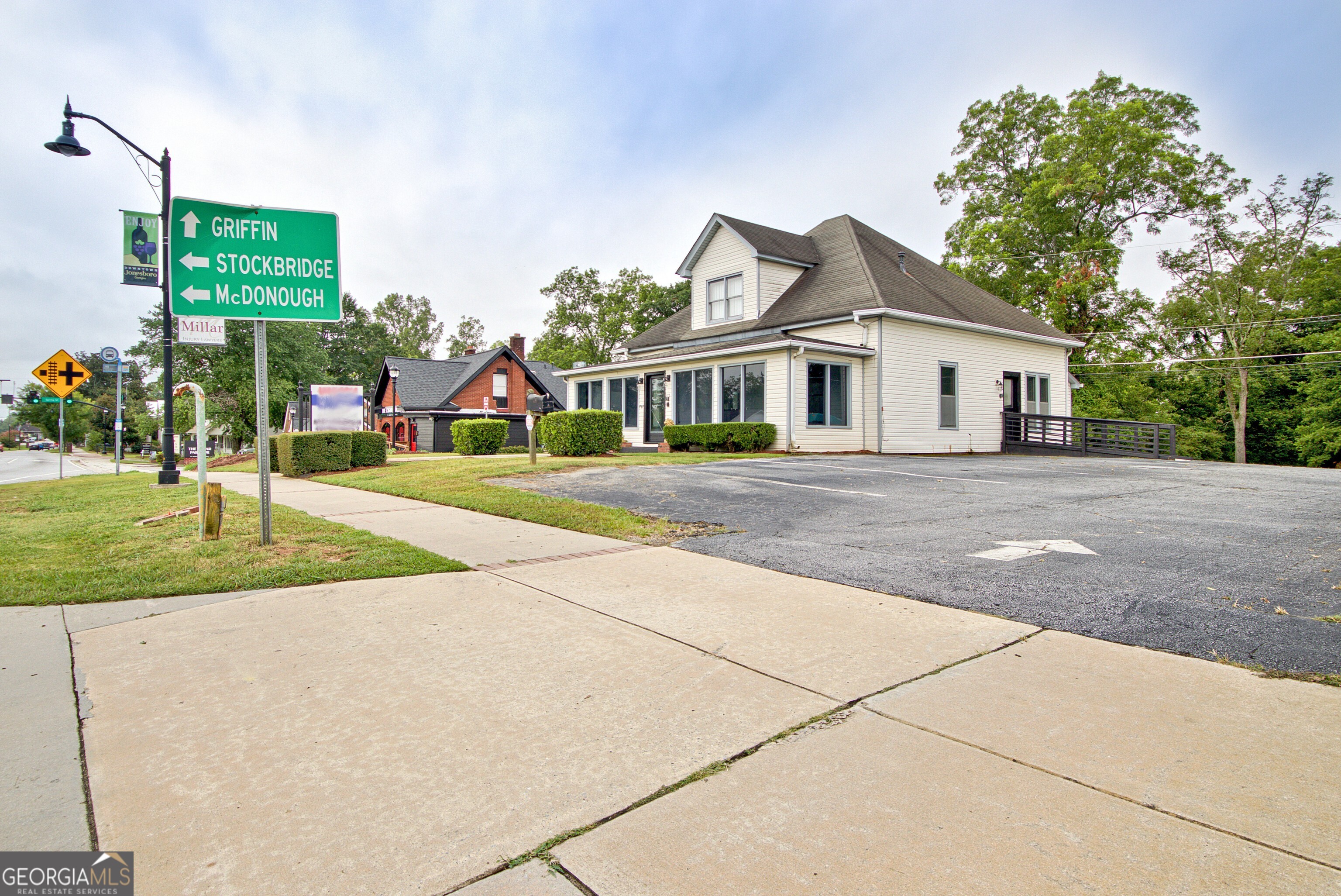 173 N Main ST