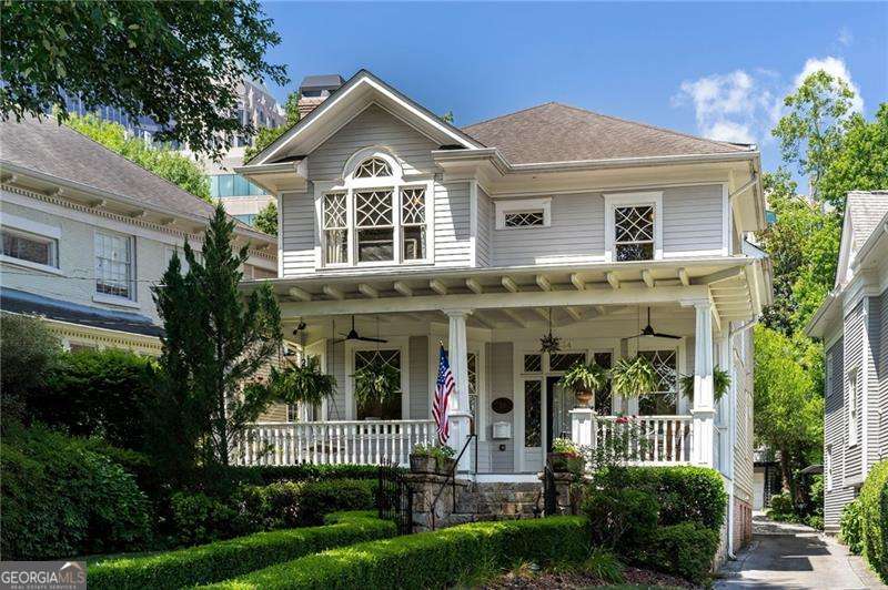 34 Peachtree CIR NE
