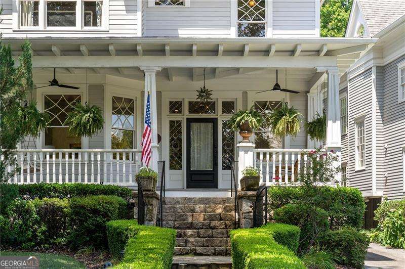 34 Peachtree CIR NE