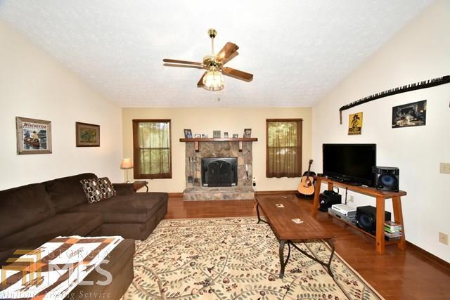 Olde Cedar Creek - Residential