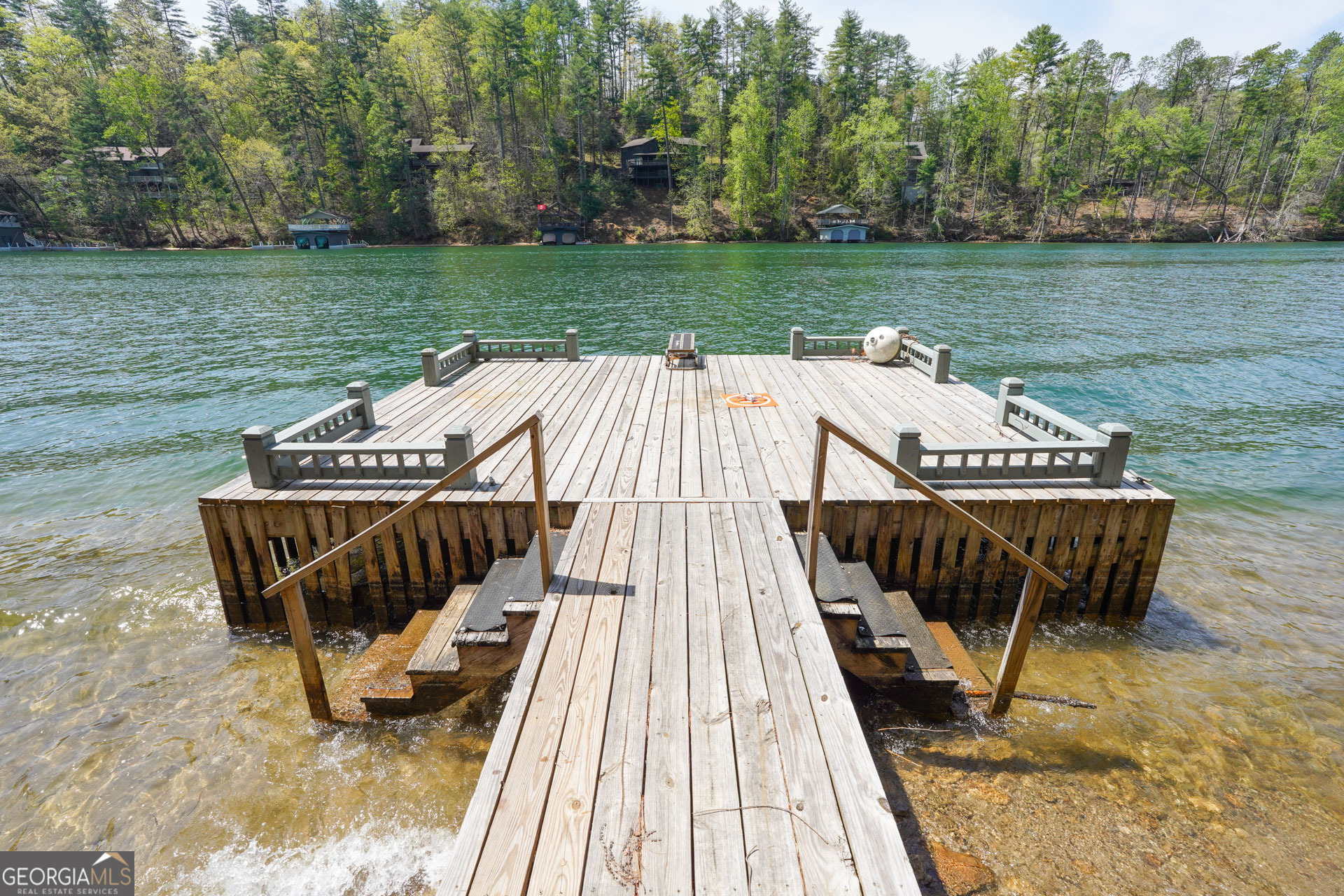 32 Light House LN
