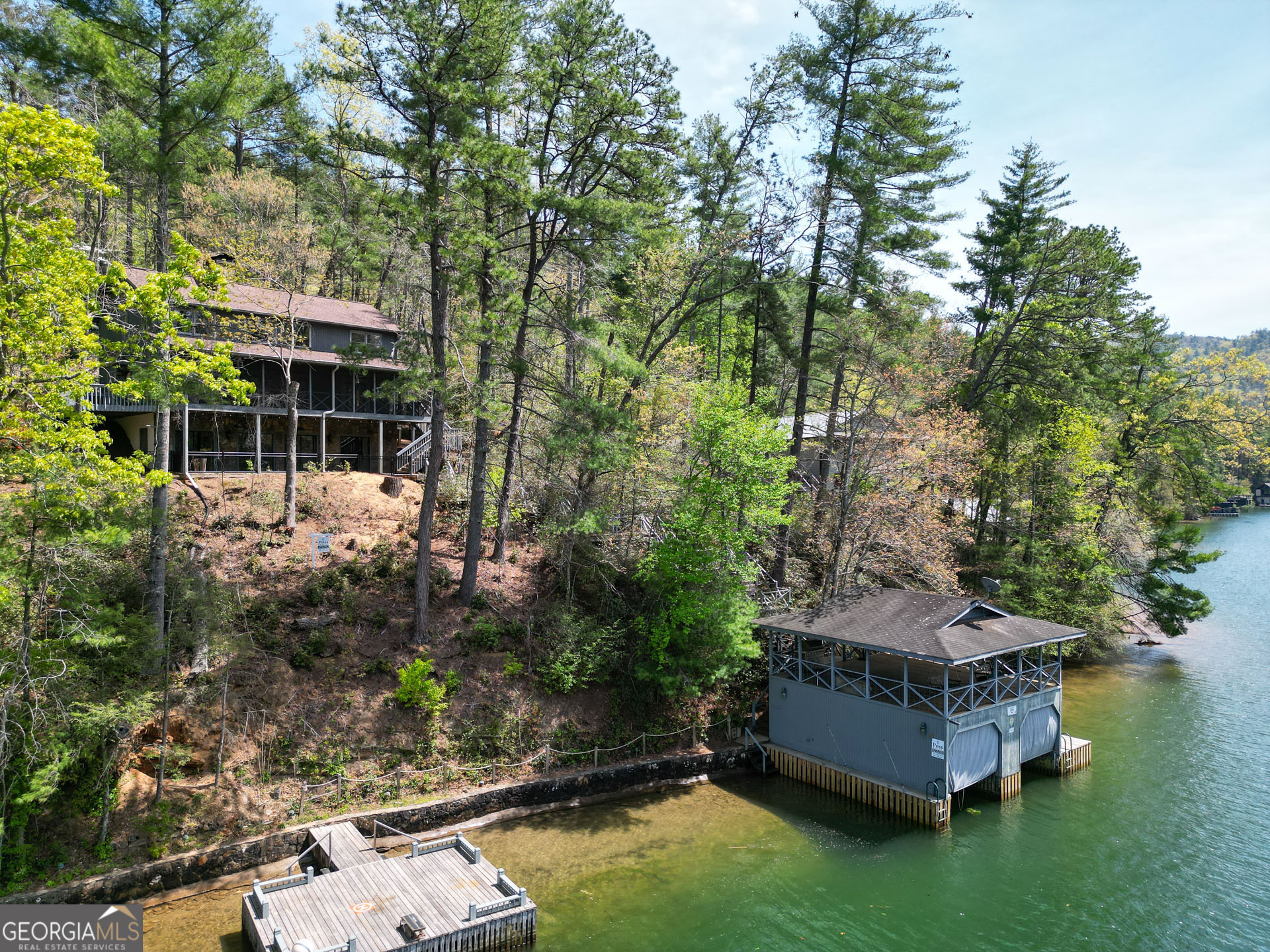 32 Light House LN
