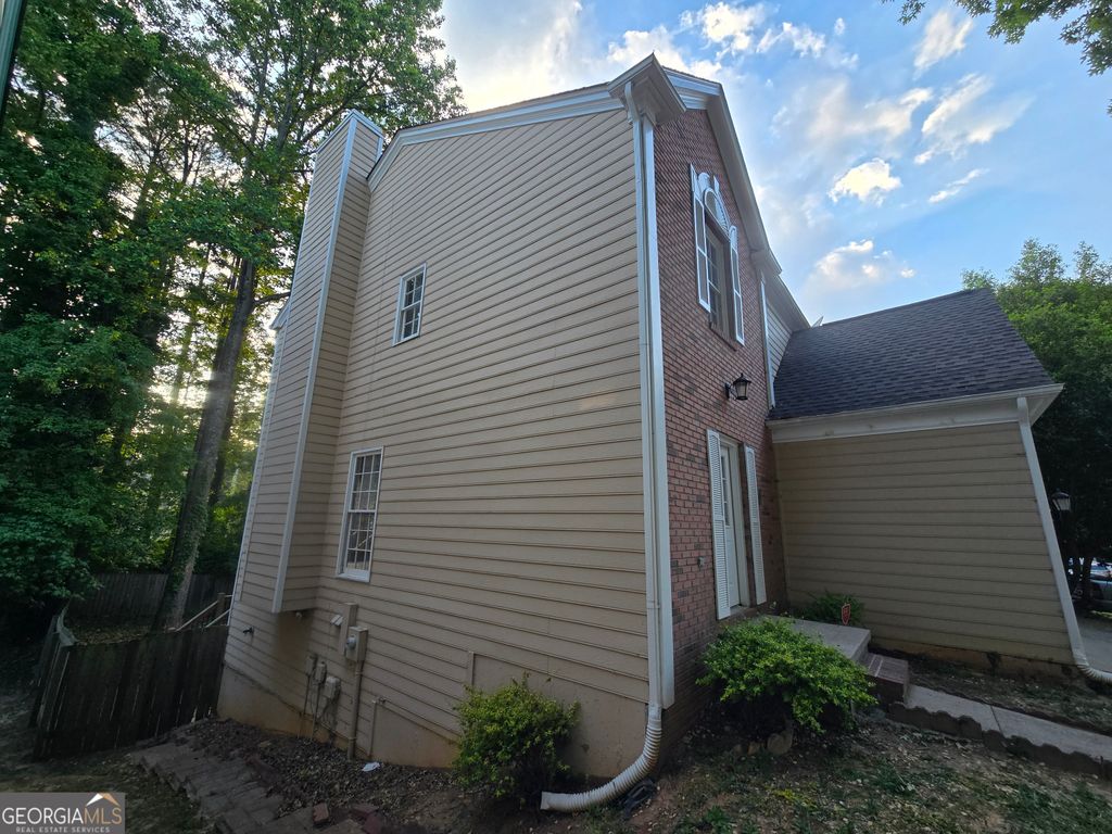 Photo of 3085 Binghampton Lane, Lawrenceville, GA 30044 (MLS # 10740600)