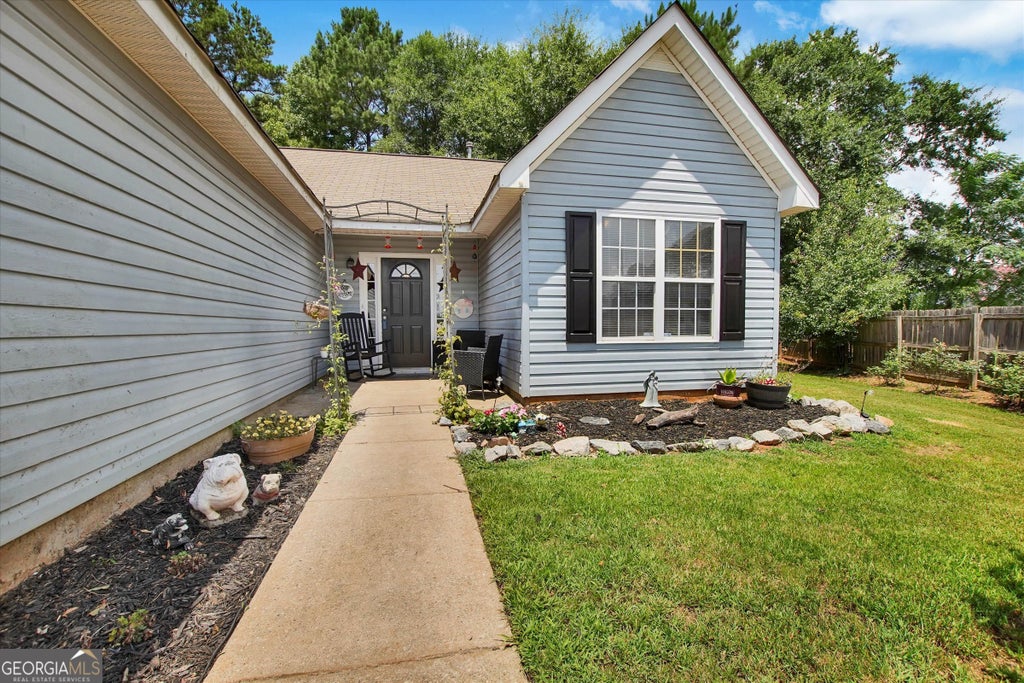 Photo of 339 Regal Road, Jackson, GA 30233 (MLS # 10805422)