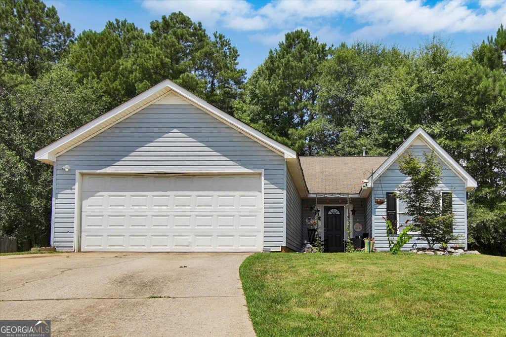 Photo of 339 Regal Road, Jackson, GA 30233 (MLS # 10805422)