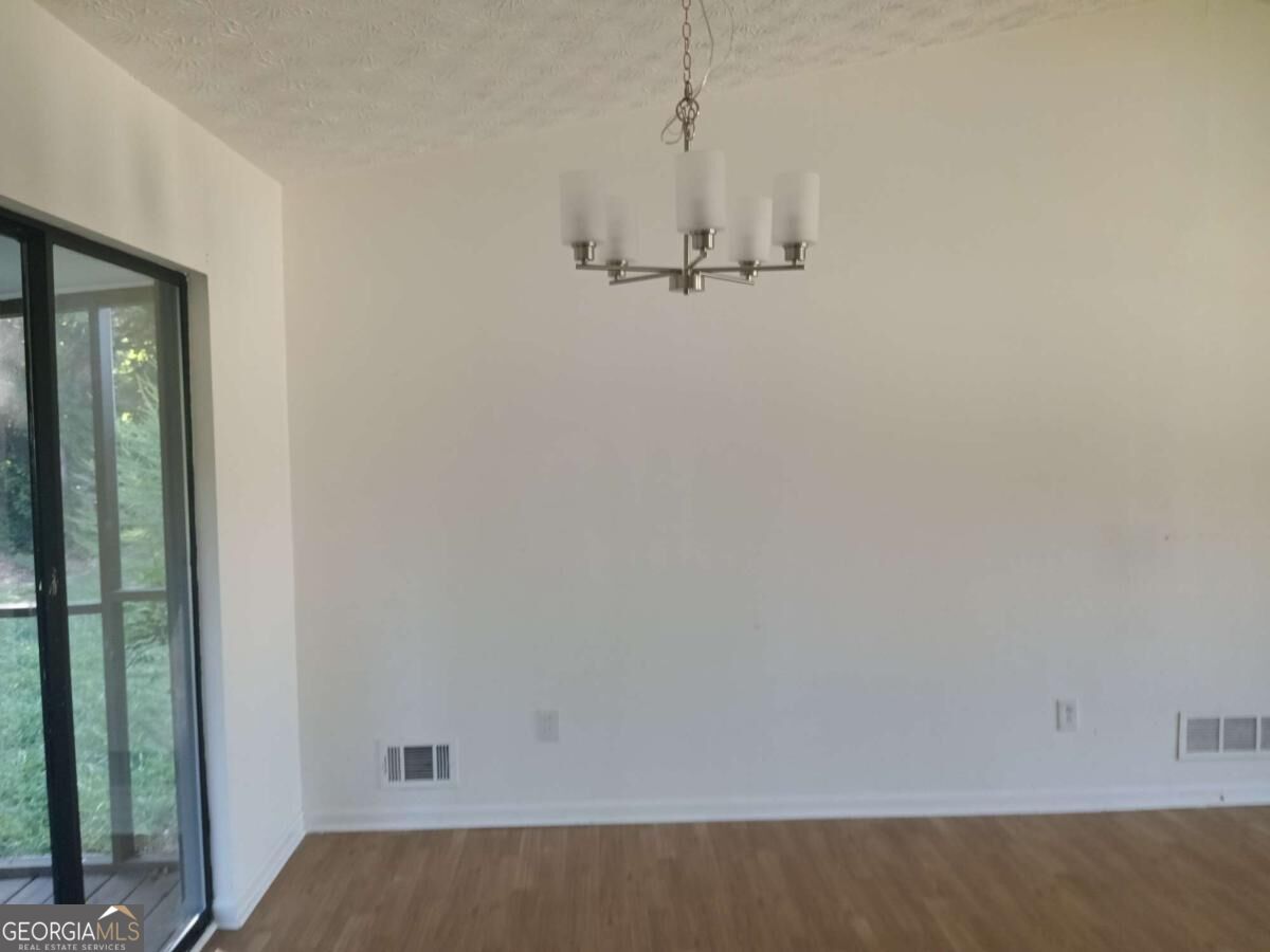 10386 Wisteria LN