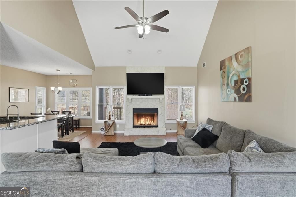 116 Fairbrook LN