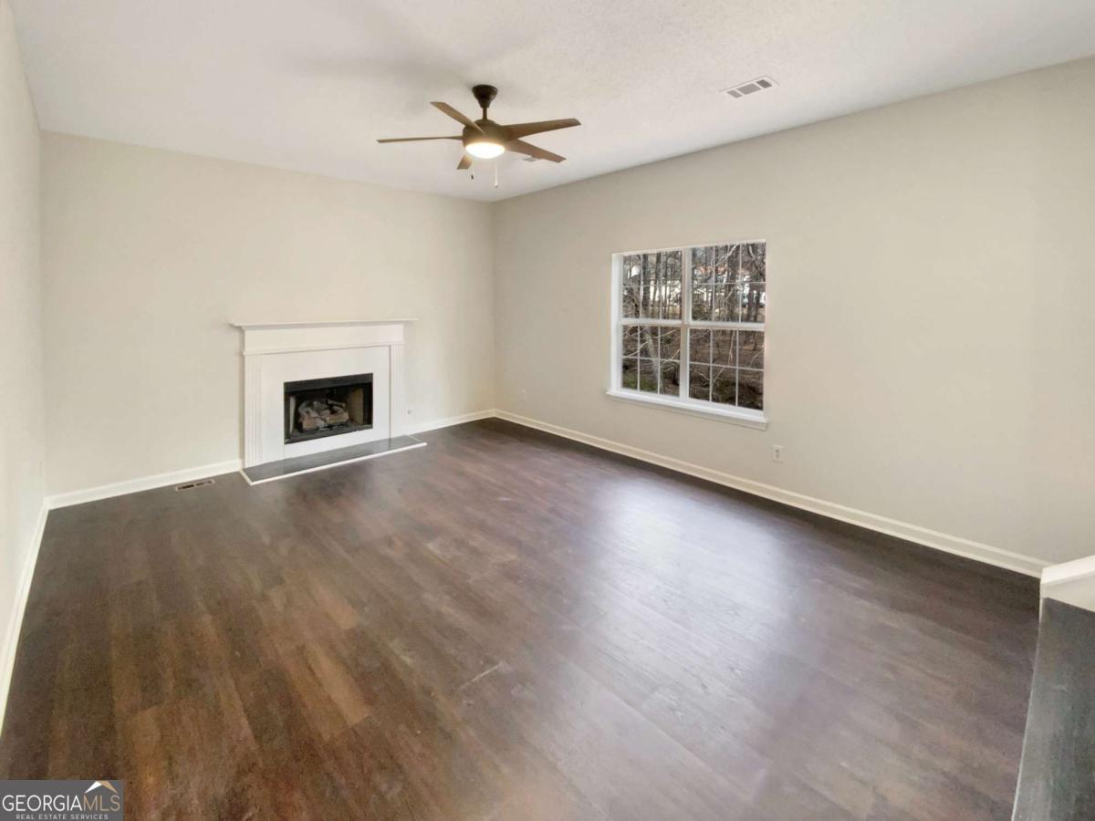 7045 Treeline DR
