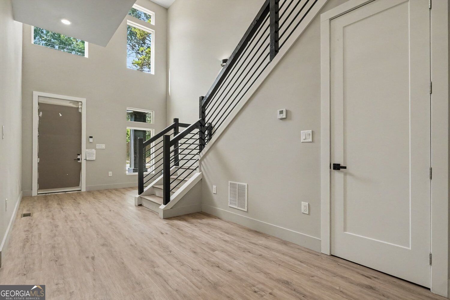 2402 Lynn Iris DR