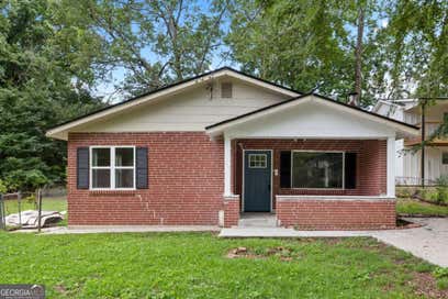 953 South AVE Forest Park GA 30297