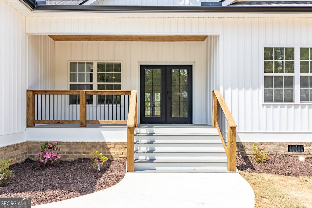 Photo of 856 Wildwood Drive, Chatsworth, GA 30705 (MLS # 10736368)