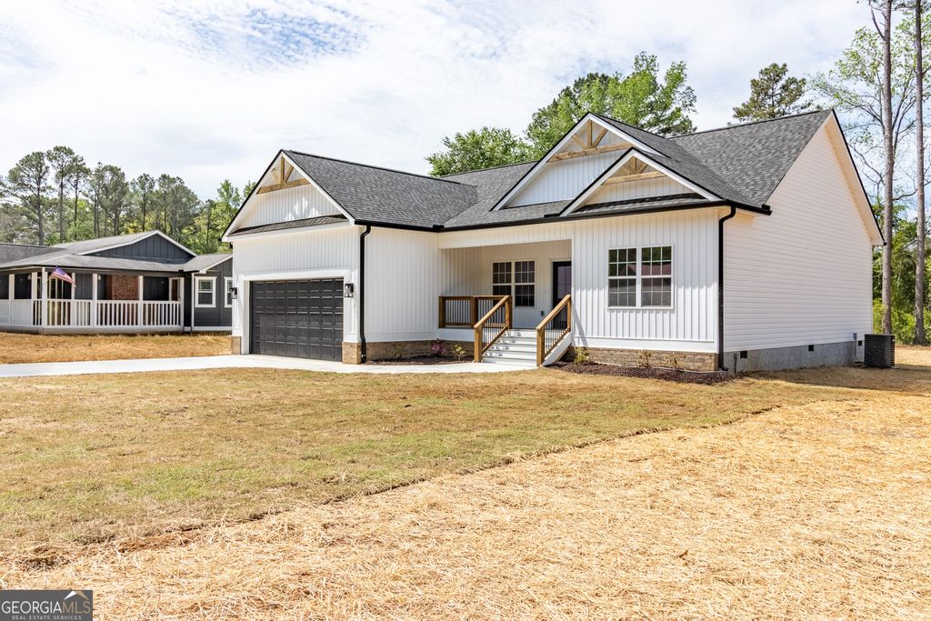 Photo of 856 Wildwood Drive, Chatsworth, GA 30705 (MLS # 10736368)