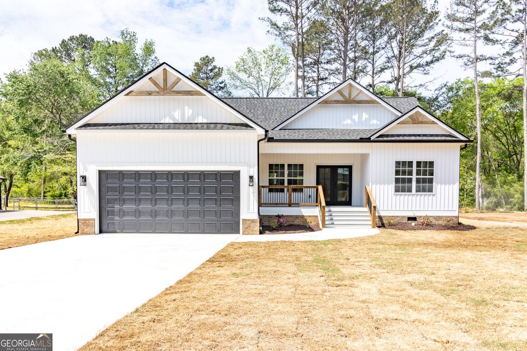 Photo of 856 Wildwood Drive, Chatsworth, GA 30705 (MLS # 10736368)