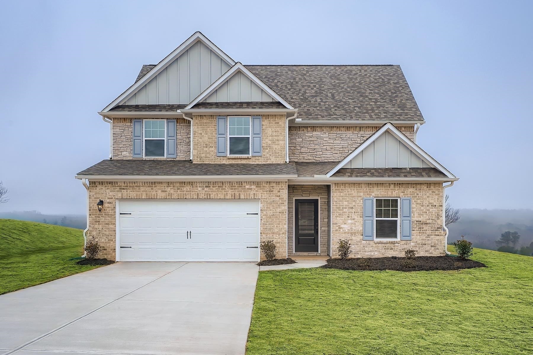 The phenomenal four-bedroom Hartwell at Stone Crest Estate is sure to be the talk of the town with its spacious, upgraded interiors and stunning exterior design. The Hartwell features four bedrooms, including a master suite, two and a half bathrooms, a study, formal dining area, a spacious family room and an open breakfast space. If you thought the perfect home for you didn’t exist, come tour the Hartwell to see that it does!