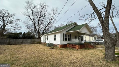 A home in Thomaston