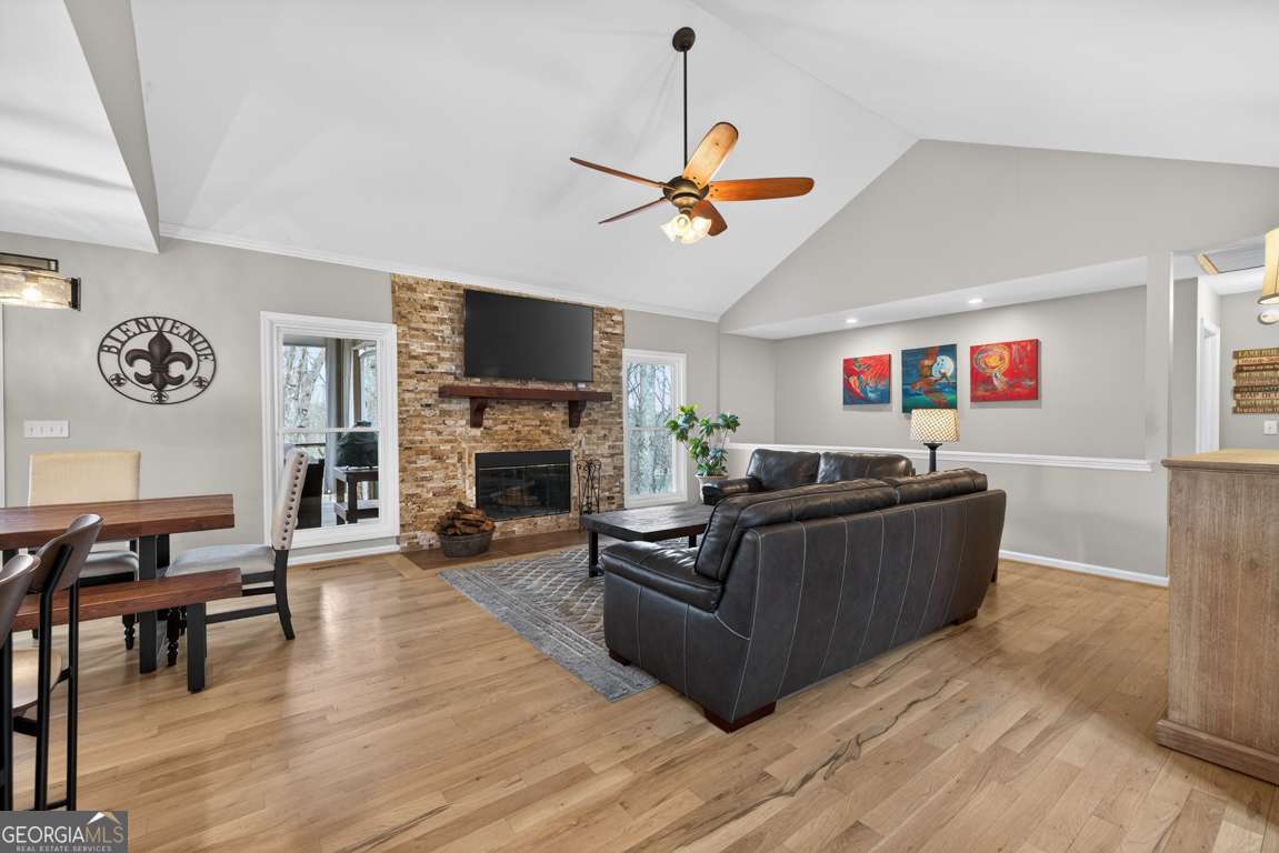 7223 Flowery Branch RD