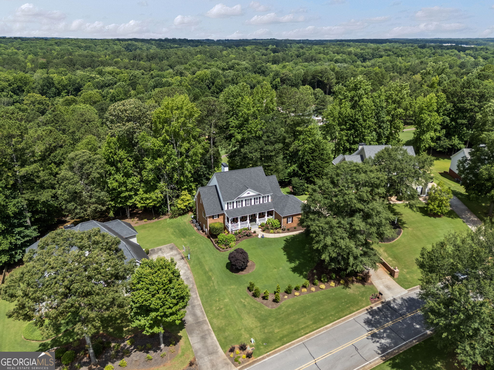 905 White Oak DR