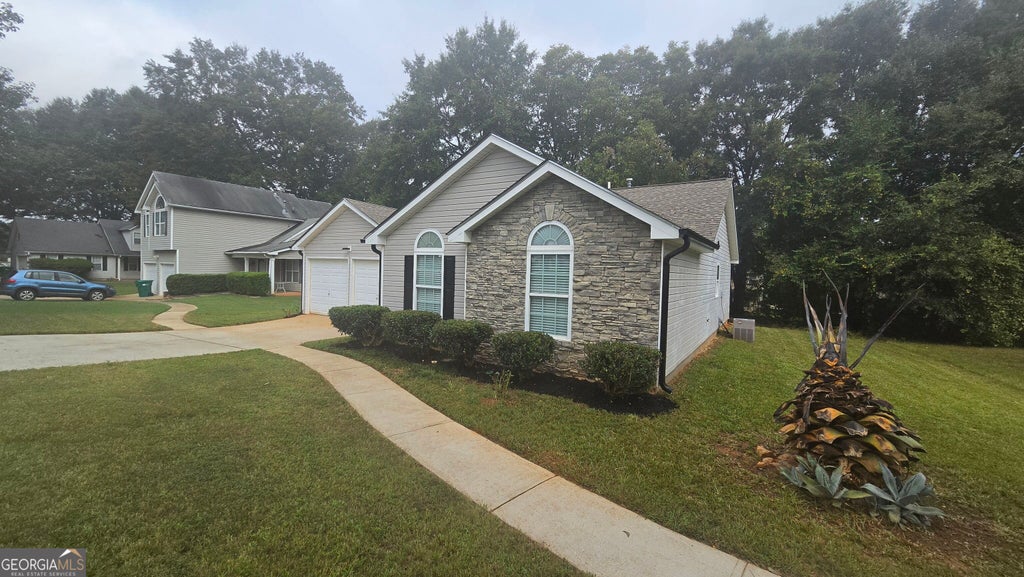 Photo of 208 Nadia Court, Locust Grove, GA 30248 (MLS # 10850546)
