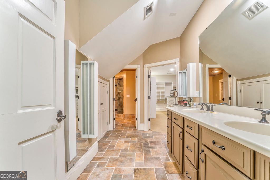 listing image 82