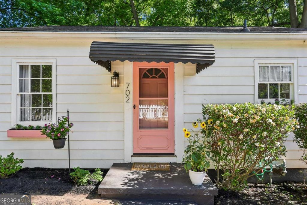 Photo of 702 Glenwood Avenue SE, Atlanta, GA 30312 (MLS # 10766172)