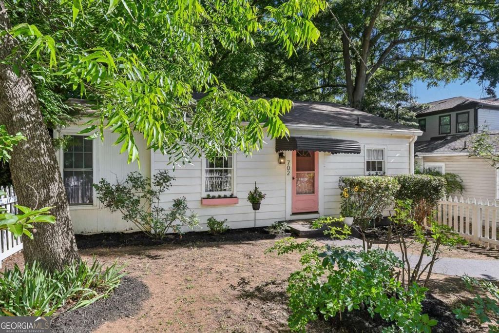Photo of 702 Glenwood Avenue SE, Atlanta, GA 30312 (MLS # 10766172)