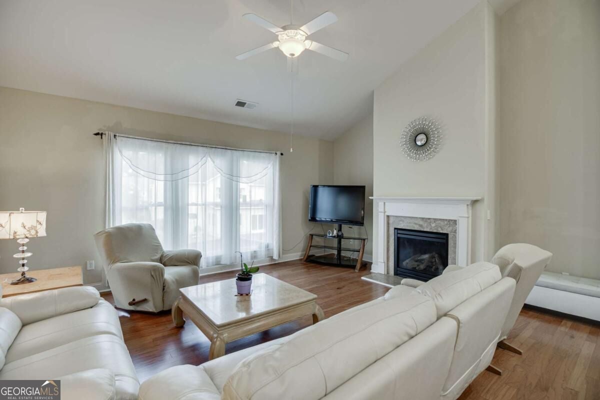 1560 Woodall TRCE