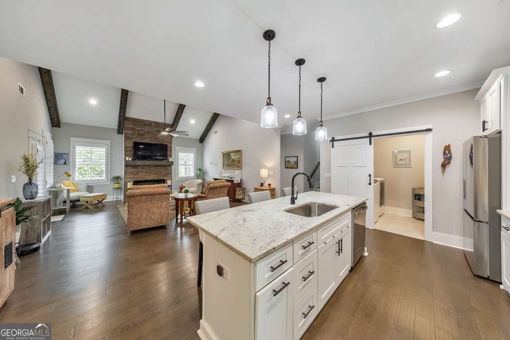 2722 Sandy Irwin CT SW