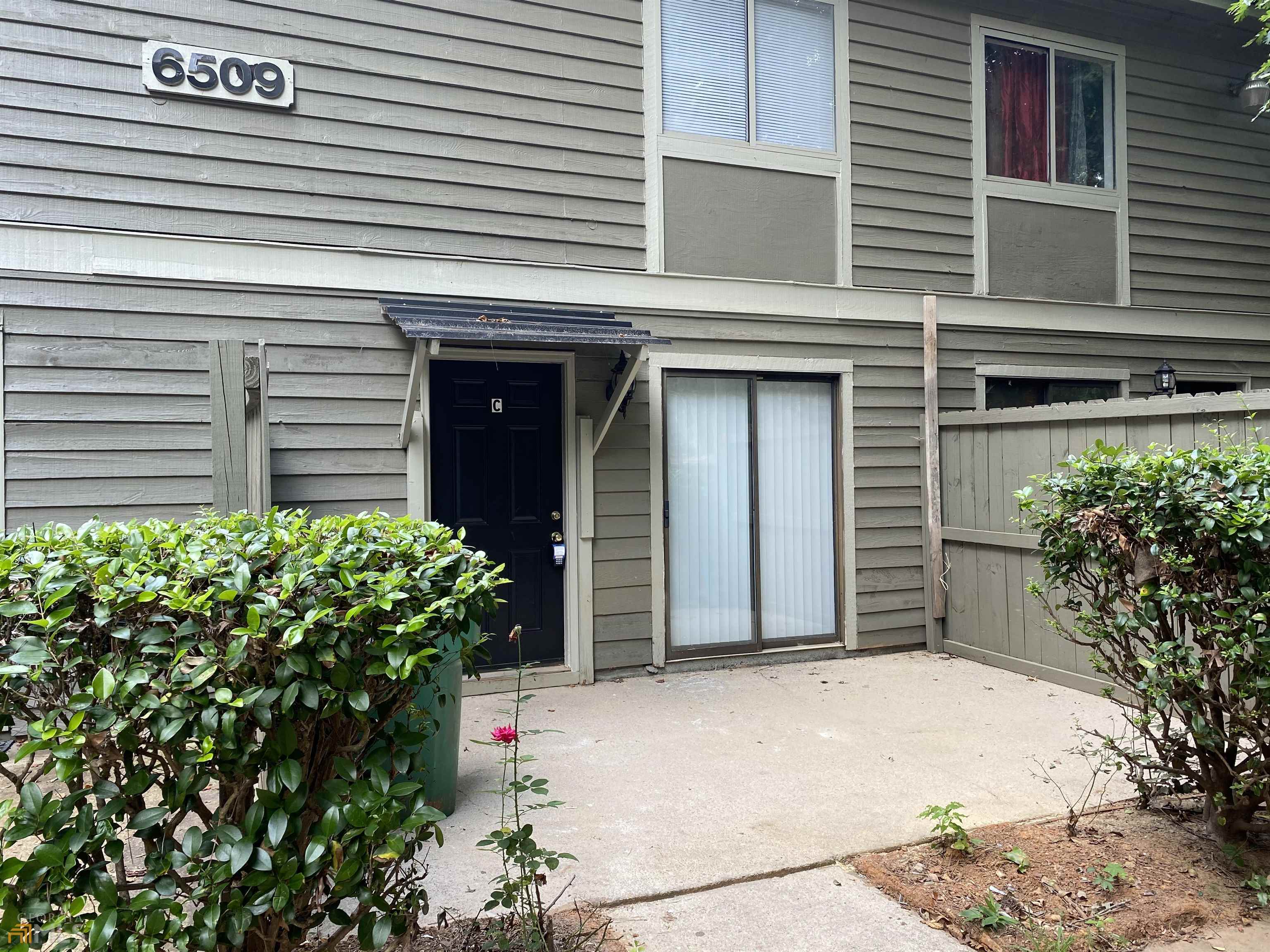 Nice 2 Bedroom 2.5 Bath Townhome; Recently Renovated, New Paint, New Carpet Kitchen with View To Dining Room; Large Family Room With Fireplace; Huge Walk-In Storage Downstairs; Half Bath Downstairs; Large 2 Master Suites Upstairs With Large Walk-In Closet. Private Fenced Back Patio, Perfect for Entertaining! Move-In Ready!! Will Not Last Long!! WE DO NOT ADVERTISE ON CRAIGSLIST. Sorry No Pets.