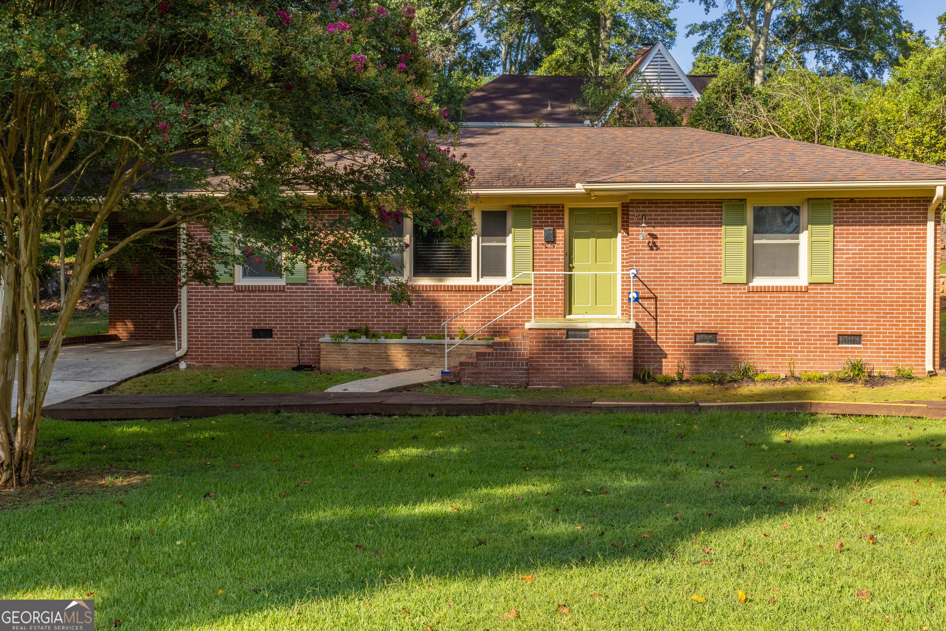 202 Forrest AVE