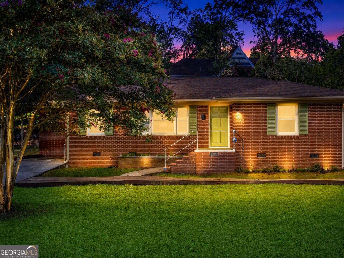 202 Forrest AVE