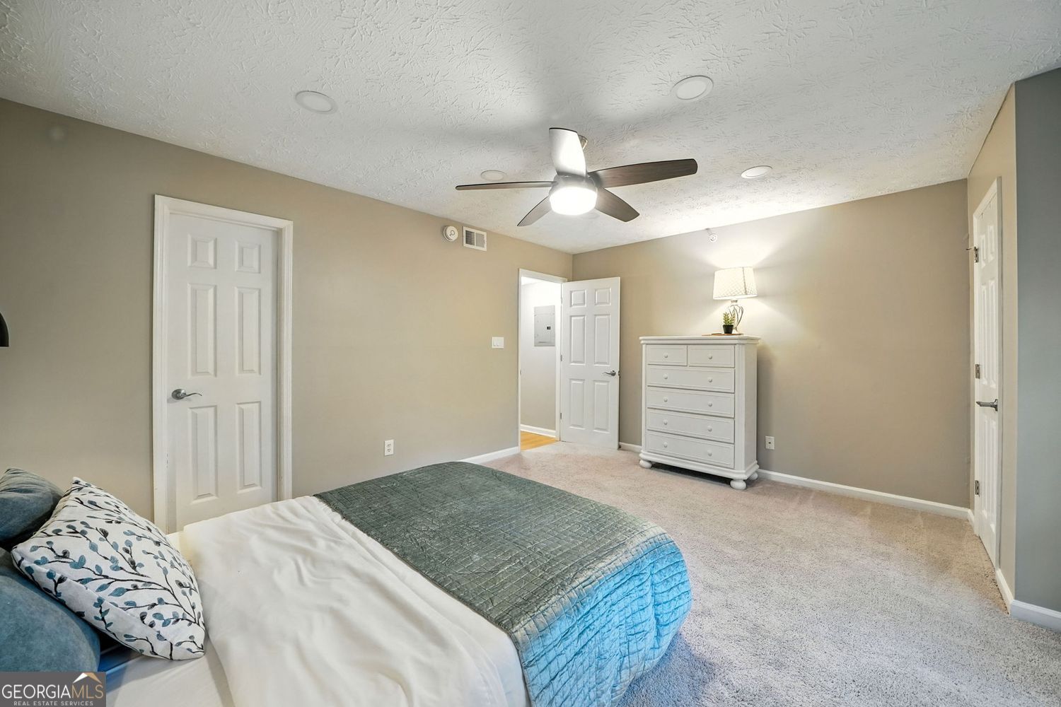 THE WILLOWS BY RIVER CONDOS - Residential