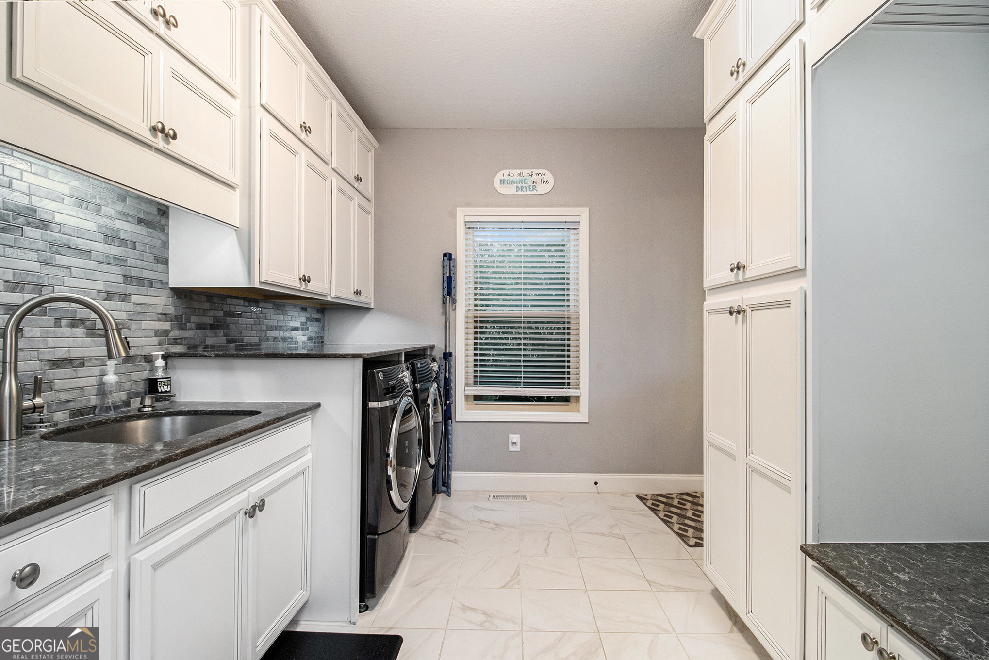 Cleveland, Georgia 30528, United States, 3 Bedrooms Bedrooms, ,3 BathroomsBathrooms,Residential,Pending,12264