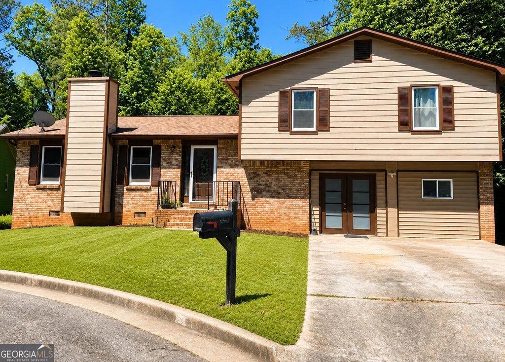 Photo of 4431 Autumn Hill Drive, Stone Mountain, GA 30083 (MLS # 10787159)