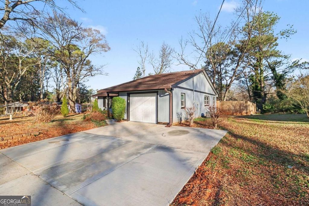 Photo of 2057 Bixler Circle, Decatur, GA 30032 (MLS # 10672191)