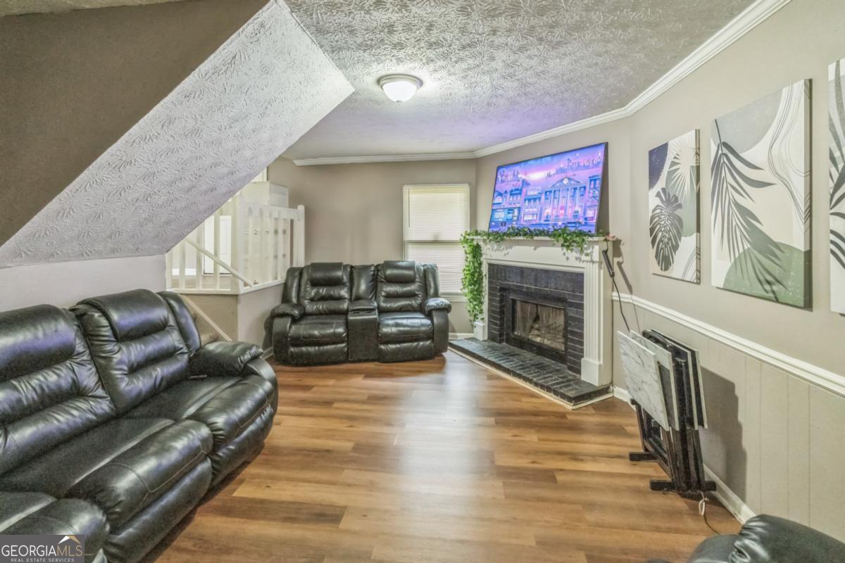 447 Sherwood CIR
