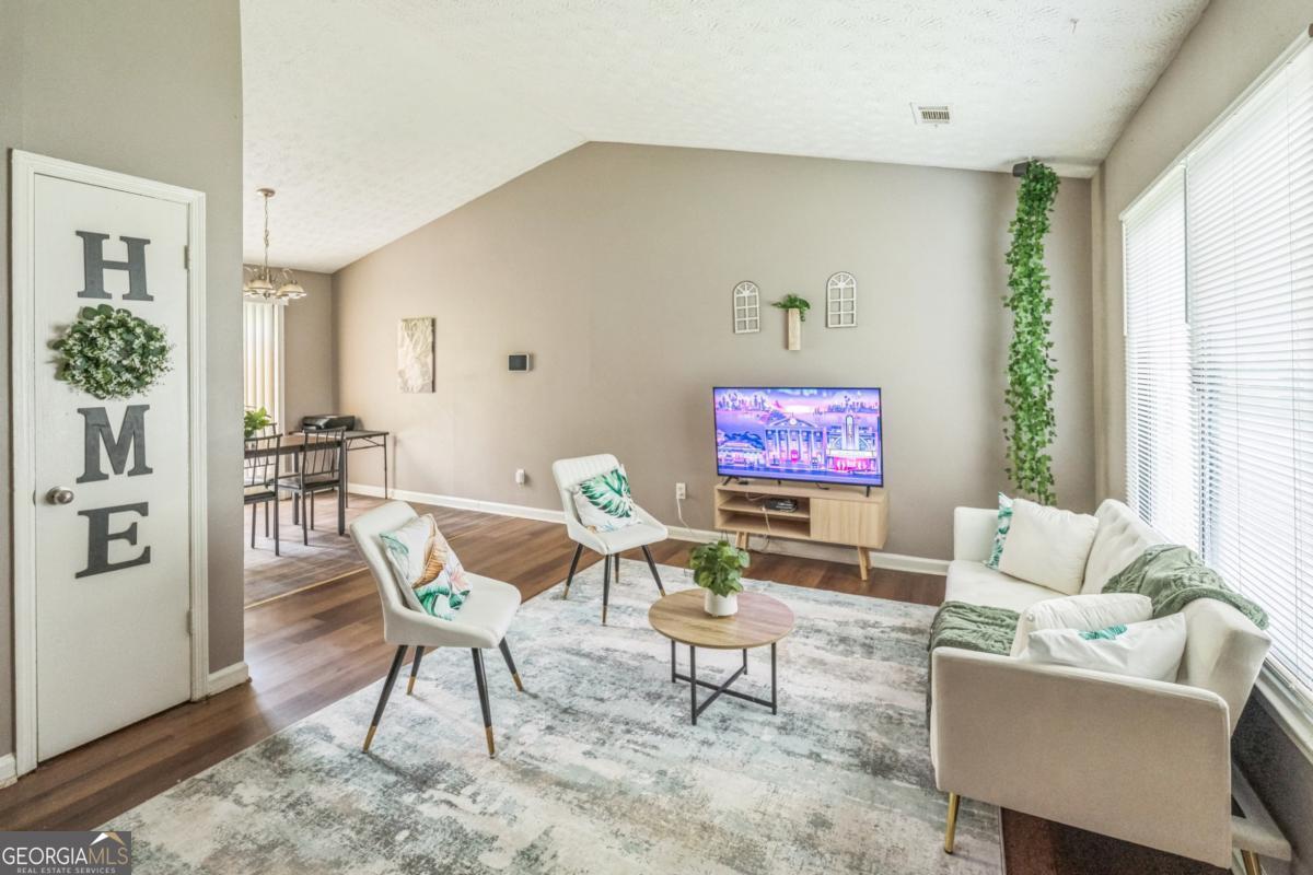 447 Sherwood CIR