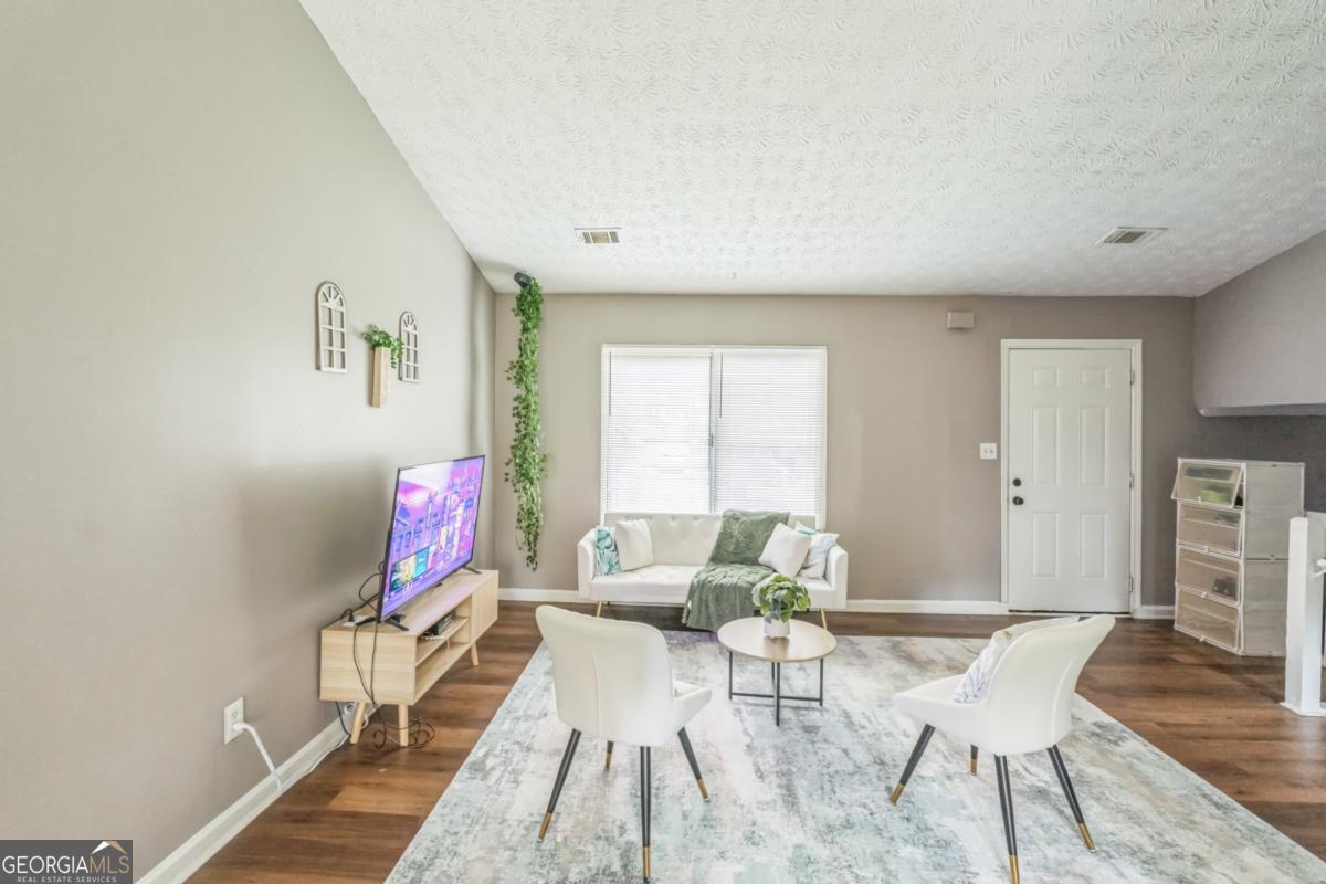 447 Sherwood CIR