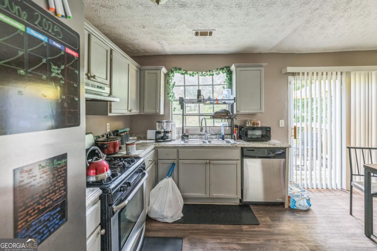 447 Sherwood CIR