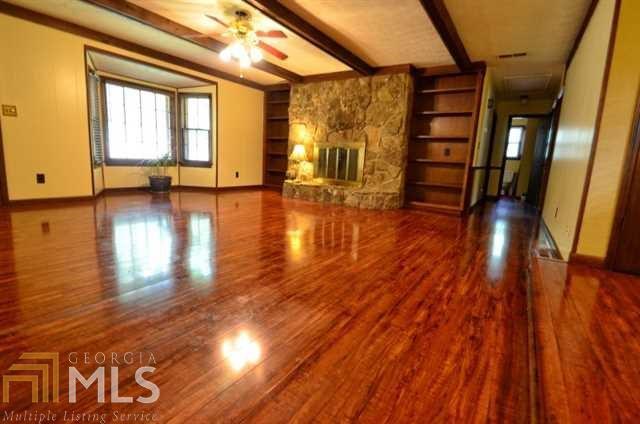 Larkview Manor - Residential