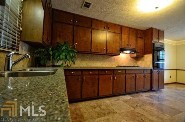 Larkview Manor - Residential