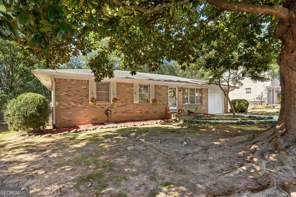 Photo of 1519 Red Briar Way, Jonesboro, GA 30236 (MLS # 10631681)