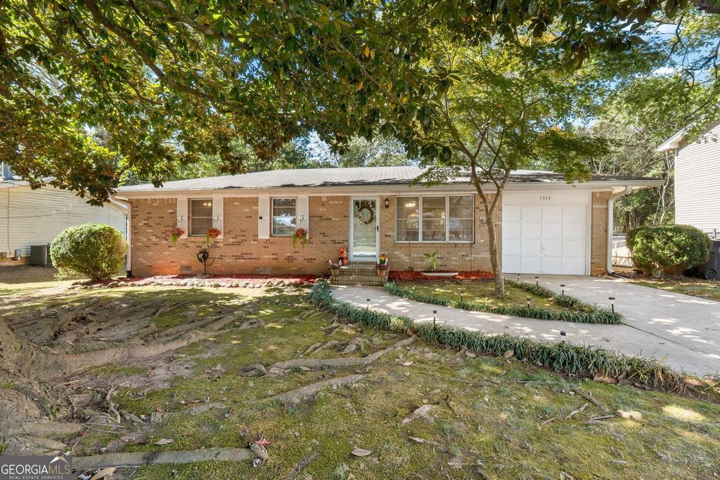 Photo of 1519 Red Briar Way, Jonesboro, GA 30236 (MLS # 10631681)