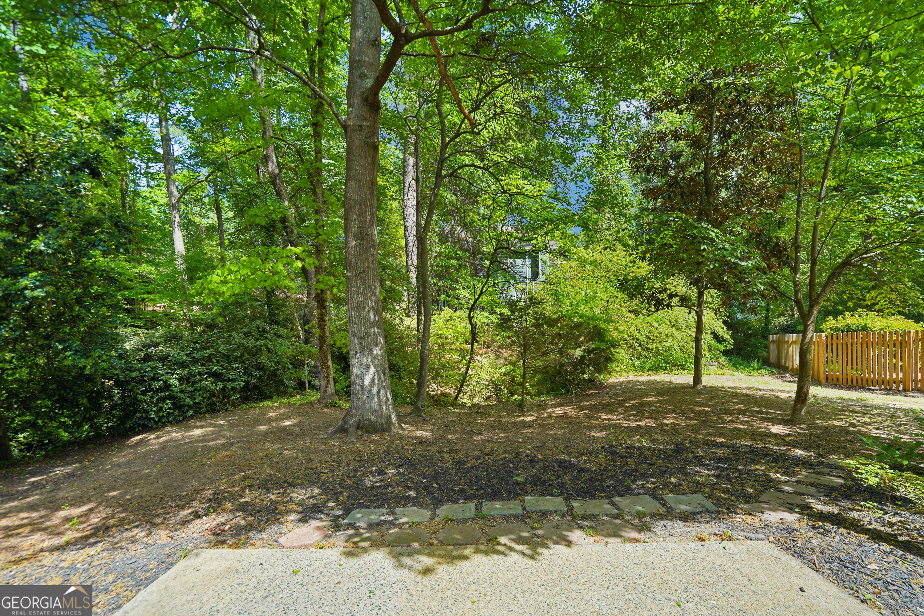 1172 Dogwood Forest DR NE