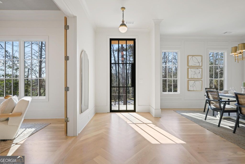 Photo of 3568 Cloudland Drive NW, Atlanta, GA 30327 (MLS # 10692638)