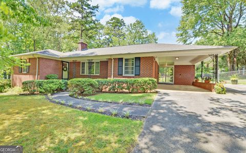 A home in Toccoa