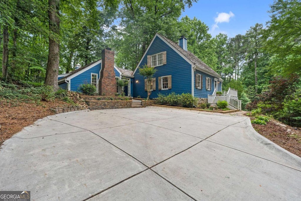 Photo of 2872 Mcpherson Road NE, Roswell, GA 30075 (MLS # 10777656)
