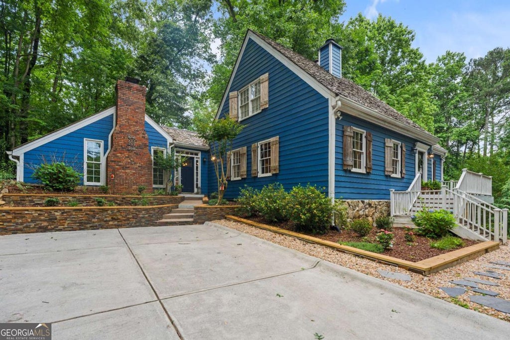 Photo of 2872 Mcpherson Road NE, Roswell, GA 30075 (MLS # 10777656)
